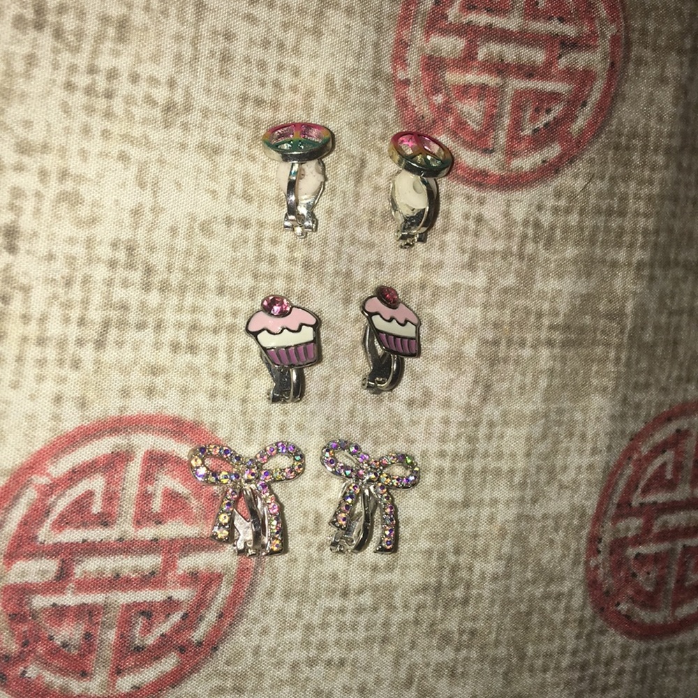 3 pairs of clip on earrings